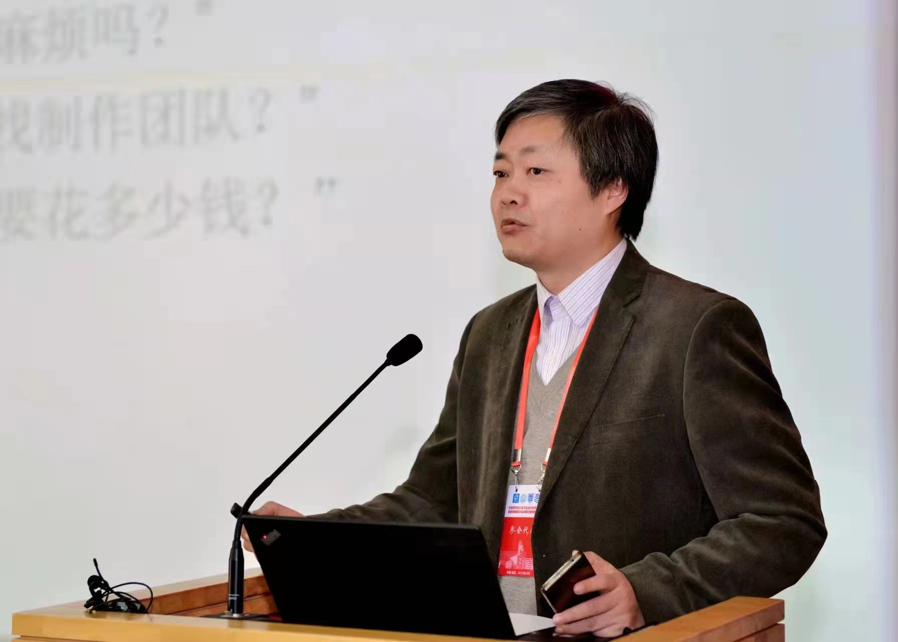 以你為鏡：平凡相伴里的微光——記東南大學杰出教學獎獲得者、信息科學與工程學院孟橋教授